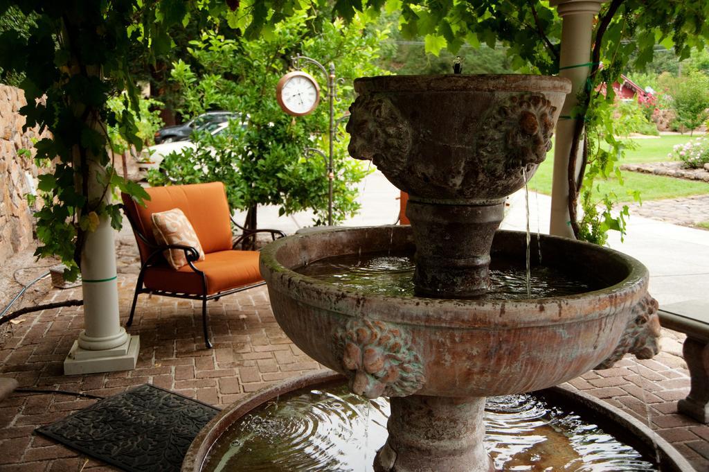 Spanish Villa Inn St. Helena Esterno foto