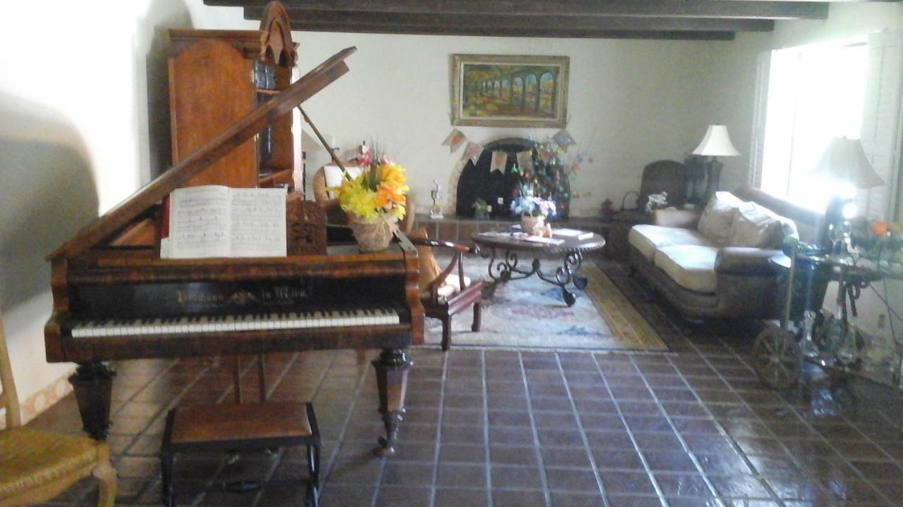 Spanish Villa Inn St. Helena Esterno foto